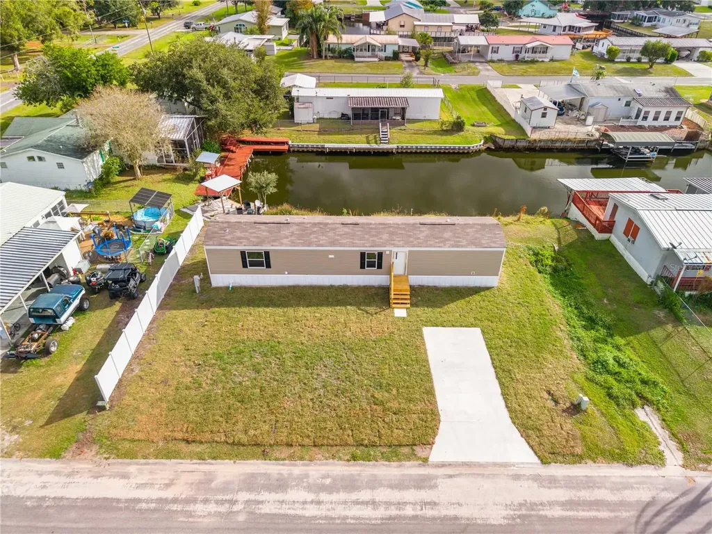 411 Lagoon Court Kenansville FL 34739