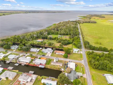 411 Lagoon Court Kenansville FL 34739