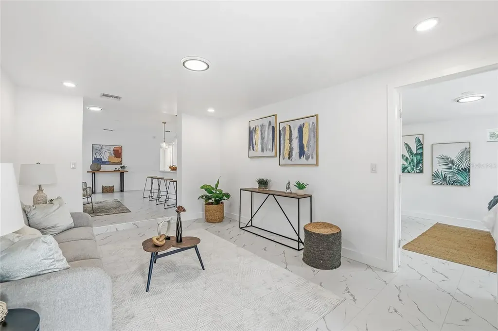 4095 Locust Street NE St Petersburg FL 33703