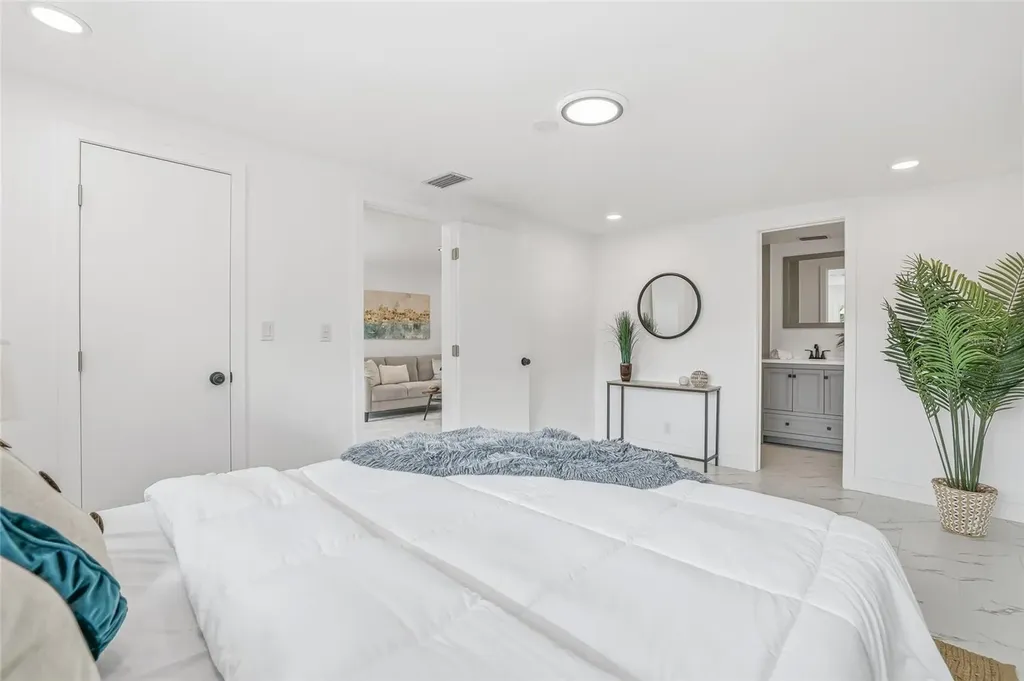 4095 Locust Street NE St Petersburg FL 33703