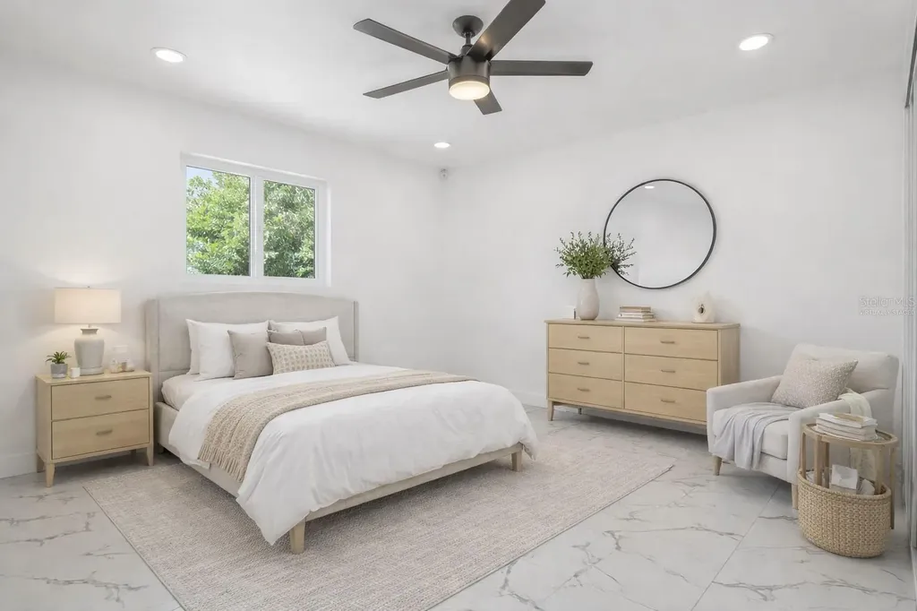 4095 Locust Street NE St Petersburg FL 33703