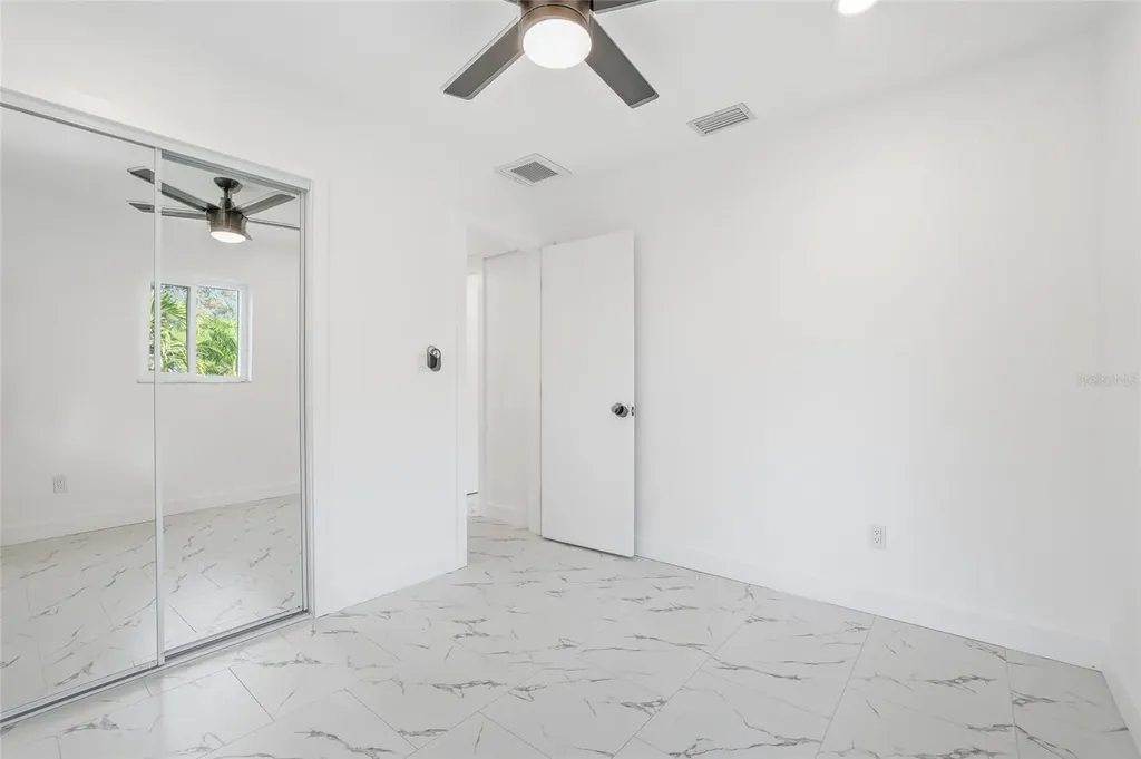 4095 Locust Street NE St Petersburg FL 33703
