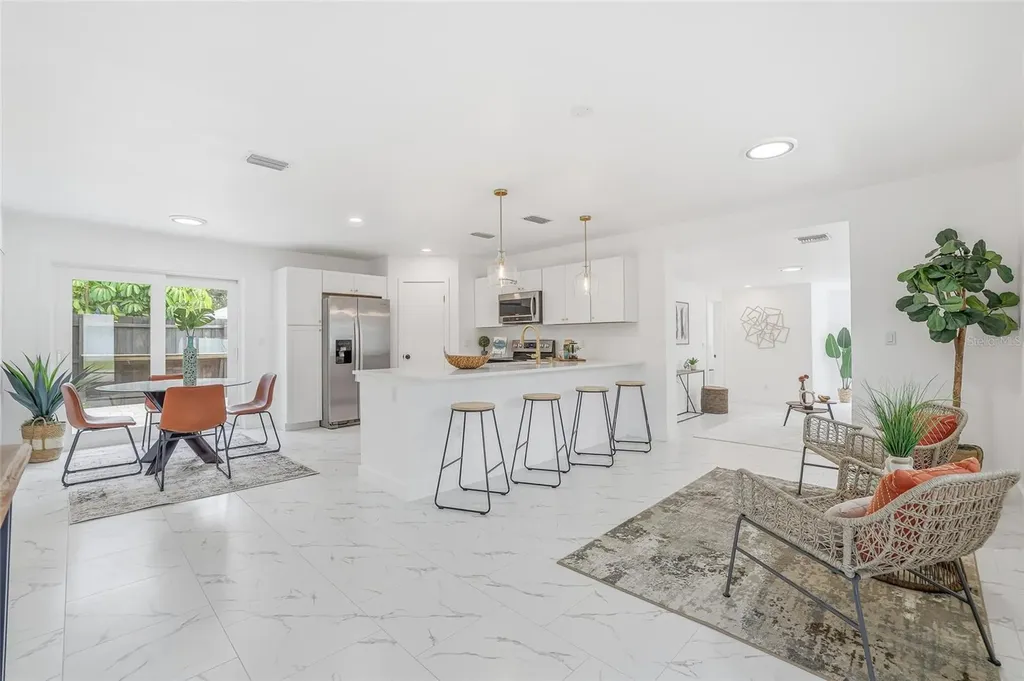 4095 Locust Street NE St Petersburg FL 33703