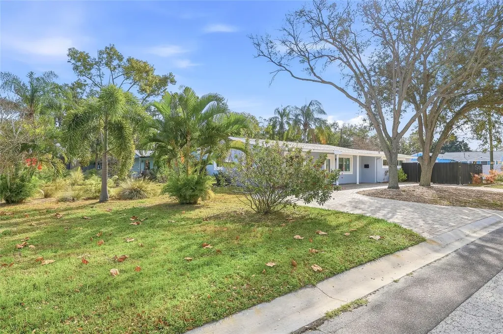 4095 Locust Street NE St Petersburg FL 33703
