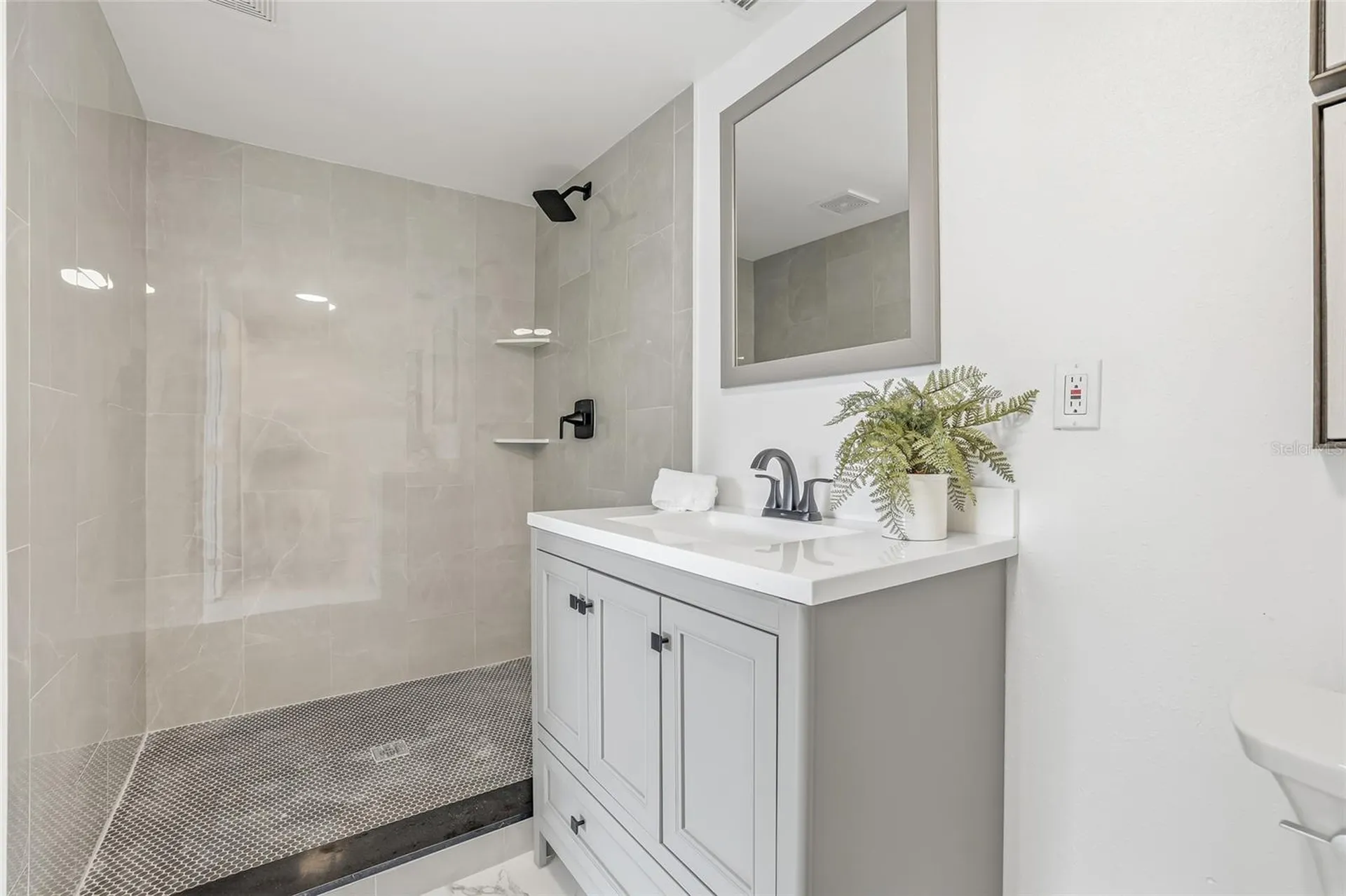 4095 Locust Street NE St Petersburg FL 33703