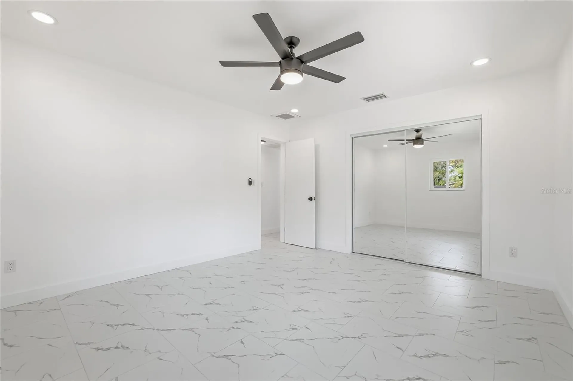 4095 Locust Street NE St Petersburg FL 33703