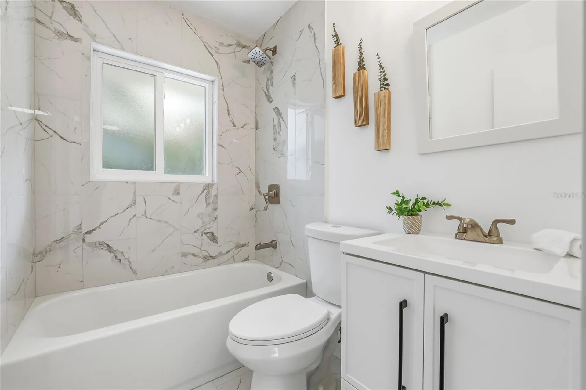 4095 Locust Street NE St Petersburg FL 33703
