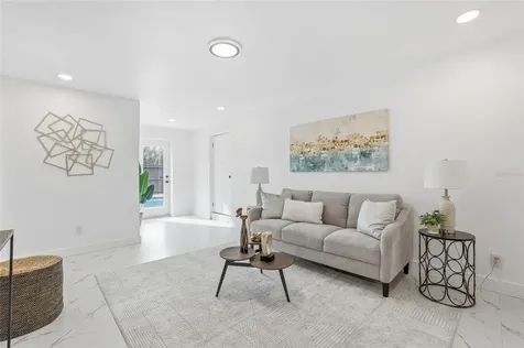 4095 Locust Street NE St Petersburg FL 33703