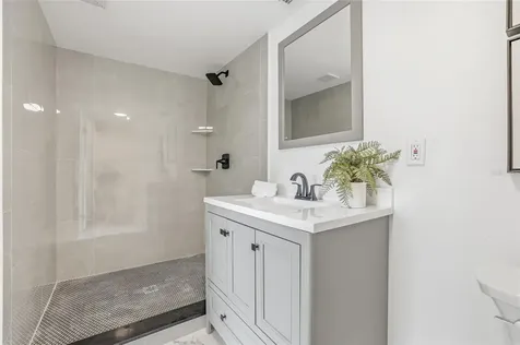 4095 Locust Street NE St Petersburg FL 33703