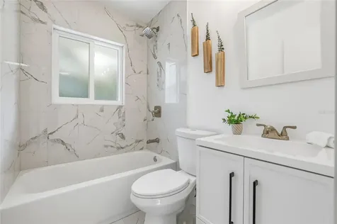 4095 Locust Street NE St Petersburg FL 33703