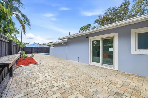 4095 Locust Street NE St Petersburg FL 33703