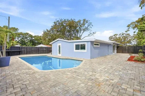4095 Locust Street NE St Petersburg FL 33703