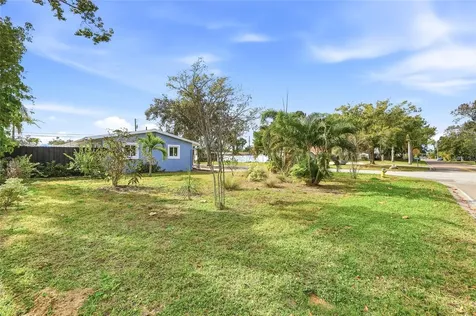 4095 Locust Street NE St Petersburg FL 33703