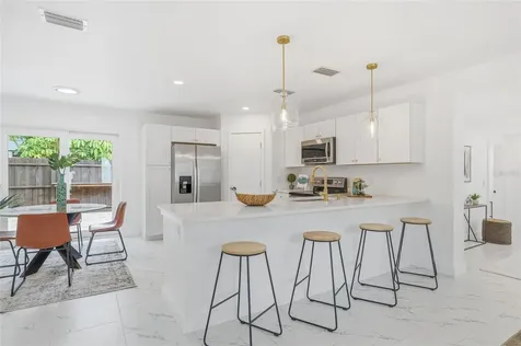 4095 Locust Street NE St Petersburg FL 33703