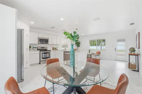 4095 Locust Street NE St Petersburg FL 33703