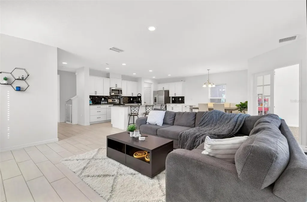 6877 Wilson Hammock Avenue Groveland FL 34736