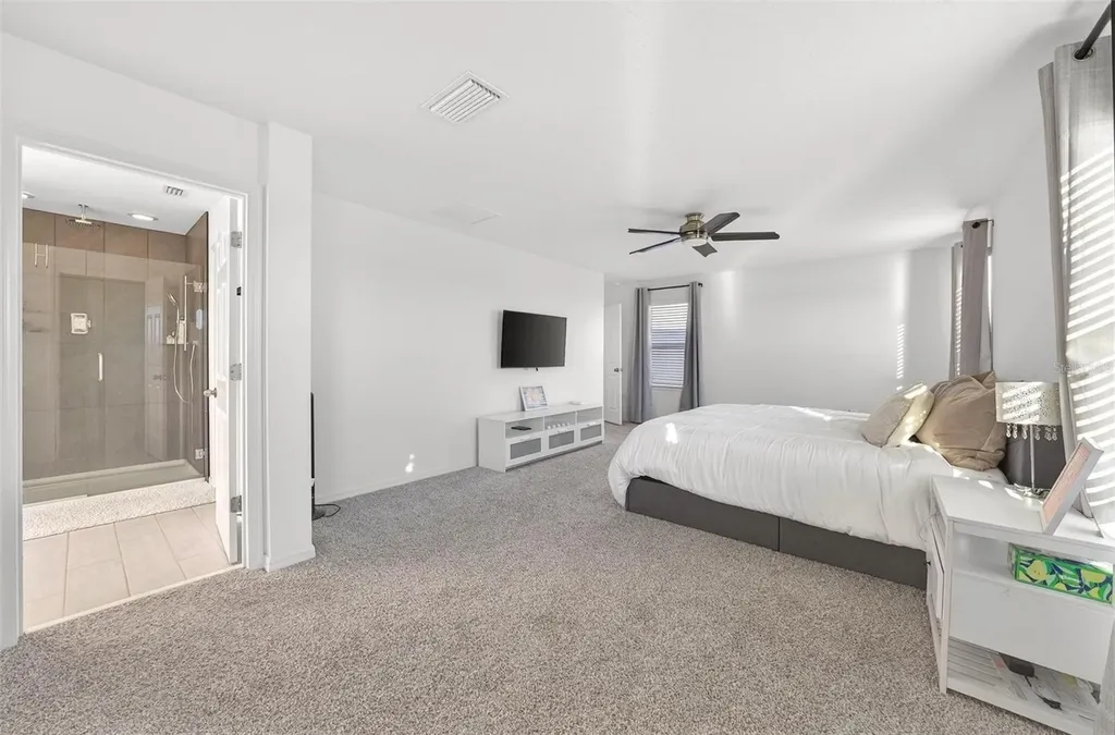 6877 Wilson Hammock Avenue Groveland FL 34736