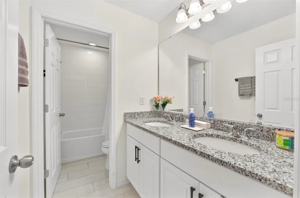 6877 Wilson Hammock Avenue Groveland FL 34736