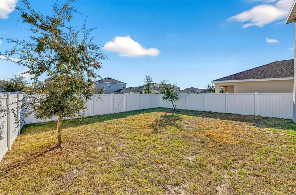 6877 Wilson Hammock Avenue Groveland FL 34736