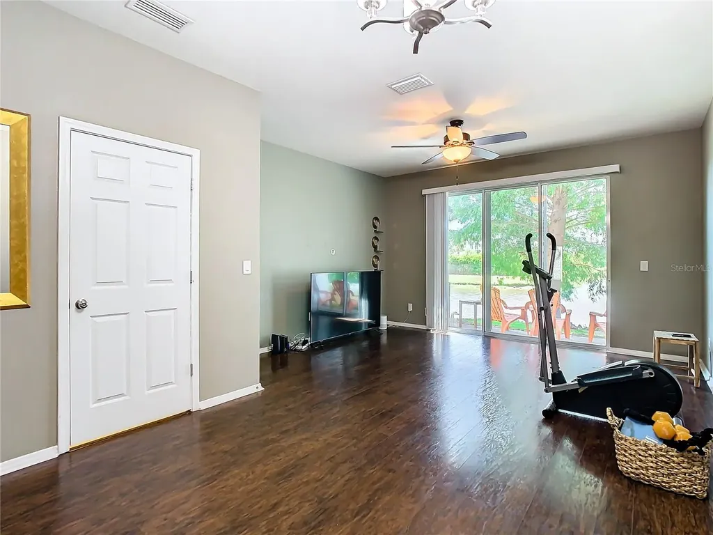 4907 White Sanderling Court Tampa FL 33619
