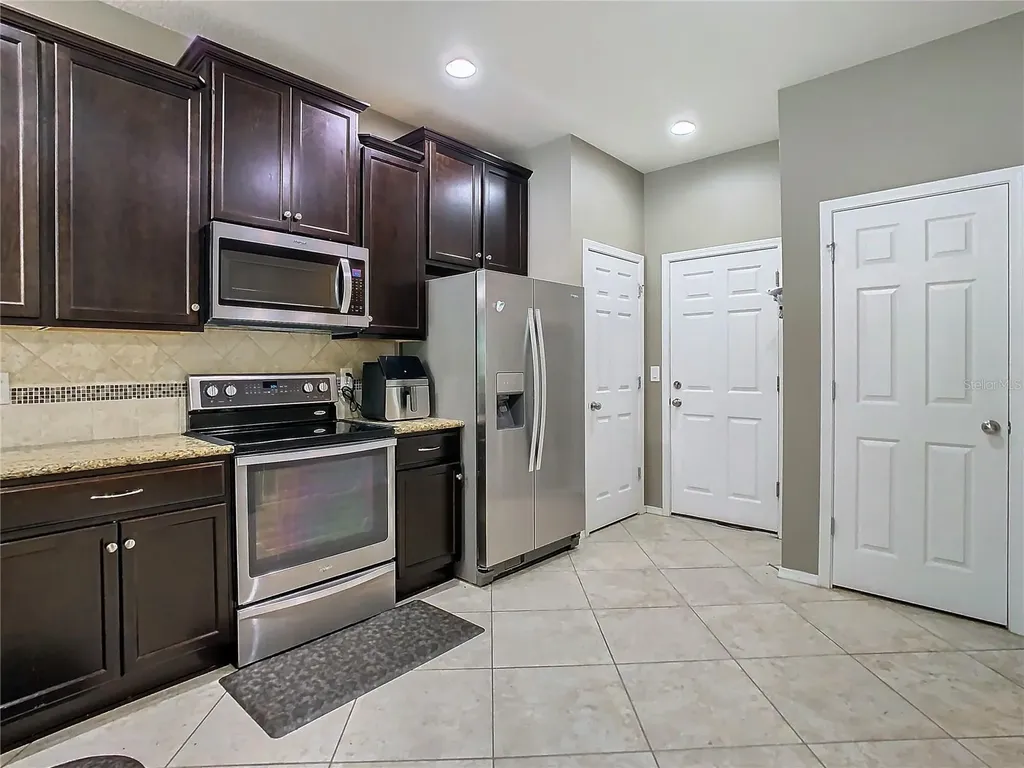 4907 White Sanderling Court Tampa FL 33619