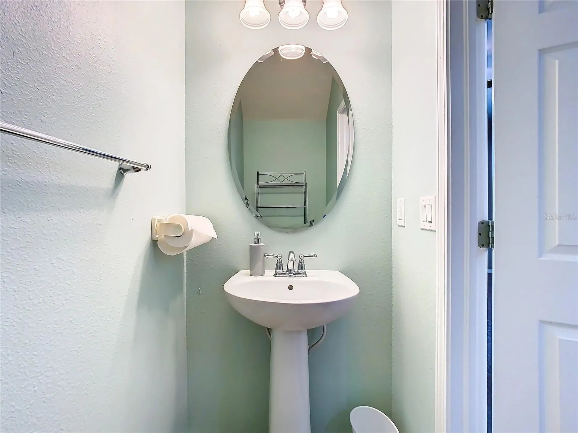 4907 White Sanderling Court Tampa FL 33619