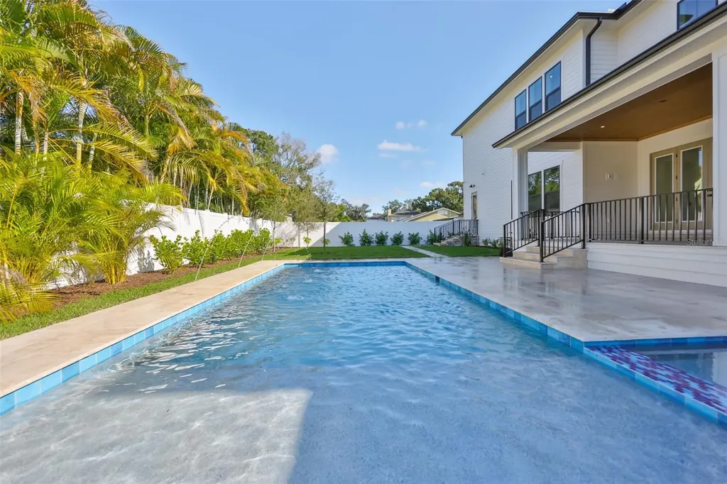 4123 W Corona Street Tampa FL 33629