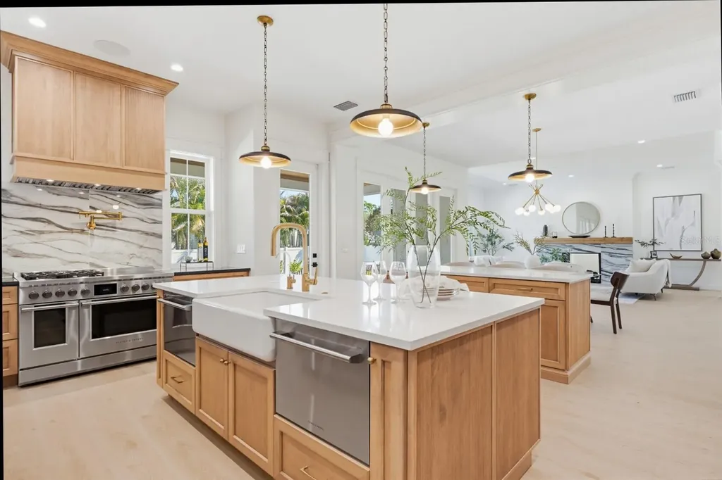 4123 W Corona Street Tampa FL 33629