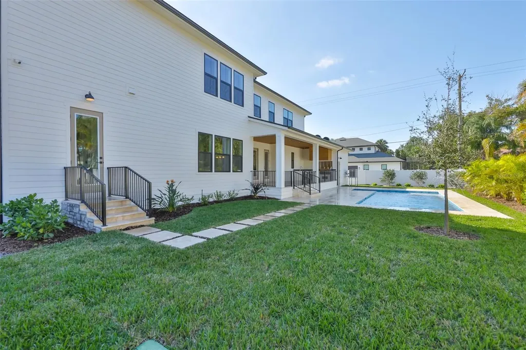 4123 W Corona Street Tampa FL 33629