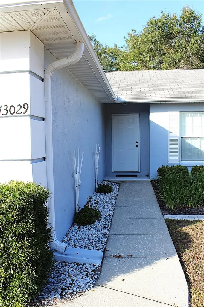 13029 NE 6th Place Silver Springs FL 34488