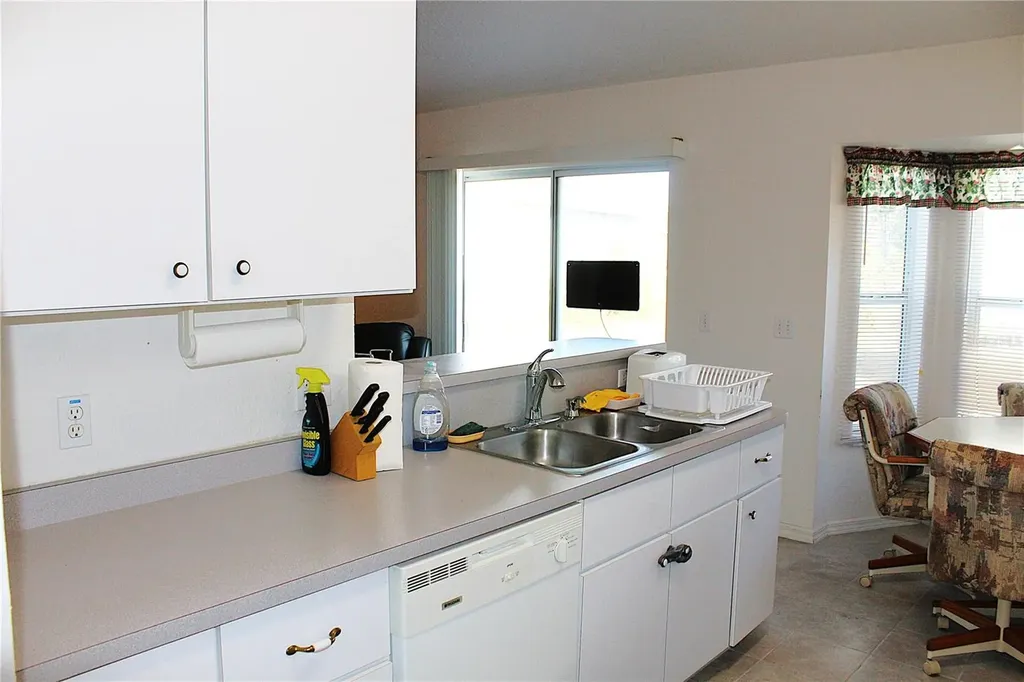 13029 NE 6th Place Silver Springs FL 34488