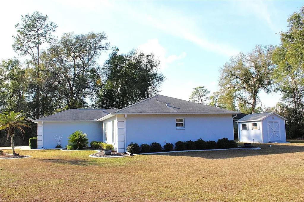 13029 NE 6th Place Silver Springs FL 34488