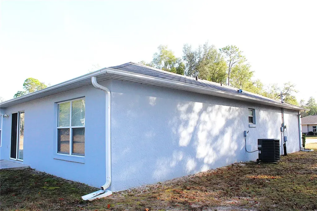 13029 NE 6th Place Silver Springs FL 34488