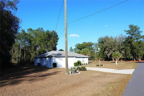 13029 NE 6th Place Silver Springs FL 34488