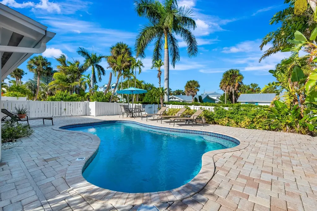 207 75th Street Bradenton Beach FL 34217