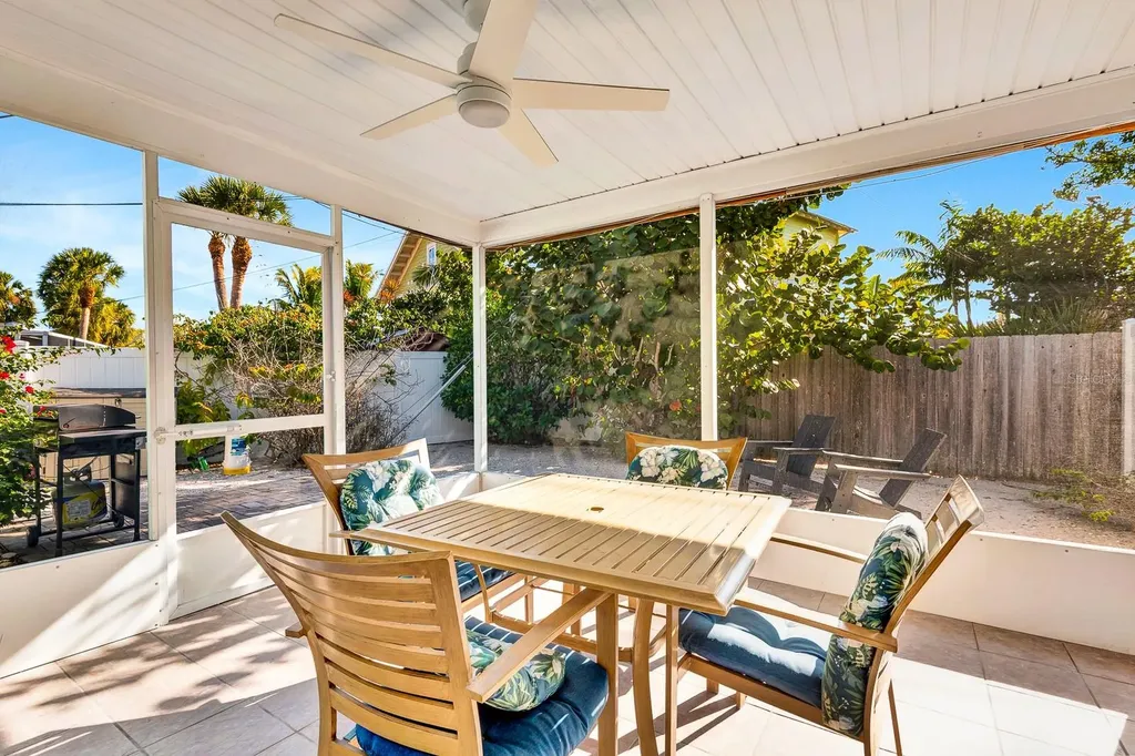 207 75th Street Bradenton Beach FL 34217