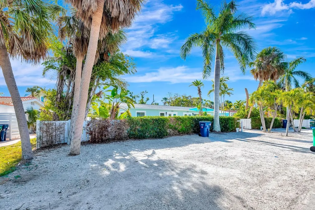 207 75th Street Bradenton Beach FL 34217