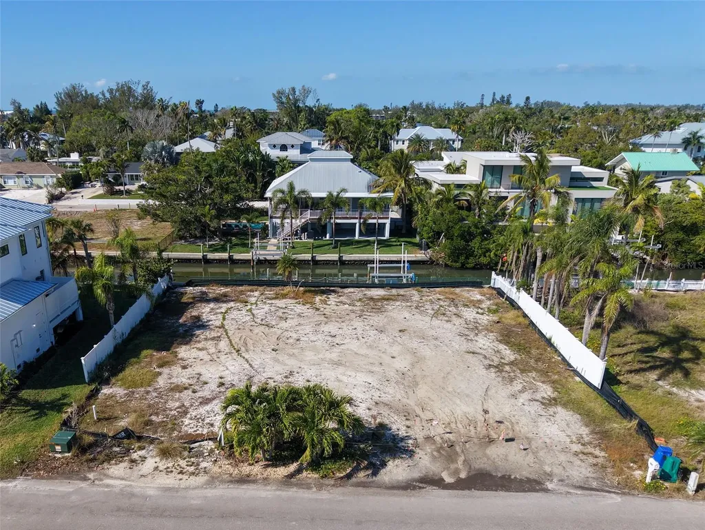 579 Bayview Drive Longboat Key FL 34228