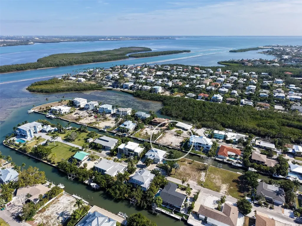 579 Bayview Drive Longboat Key FL 34228