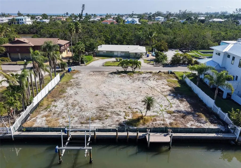579 Bayview Drive Longboat Key FL 34228