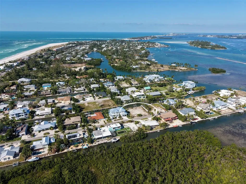 579 Bayview Drive Longboat Key FL 34228