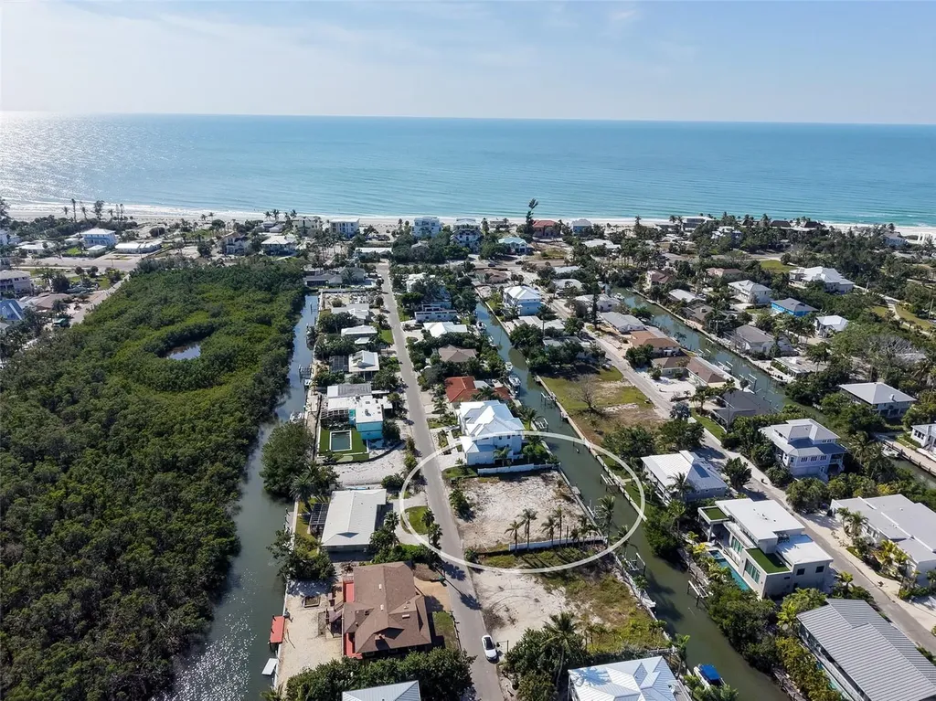 579 Bayview Drive Longboat Key FL 34228