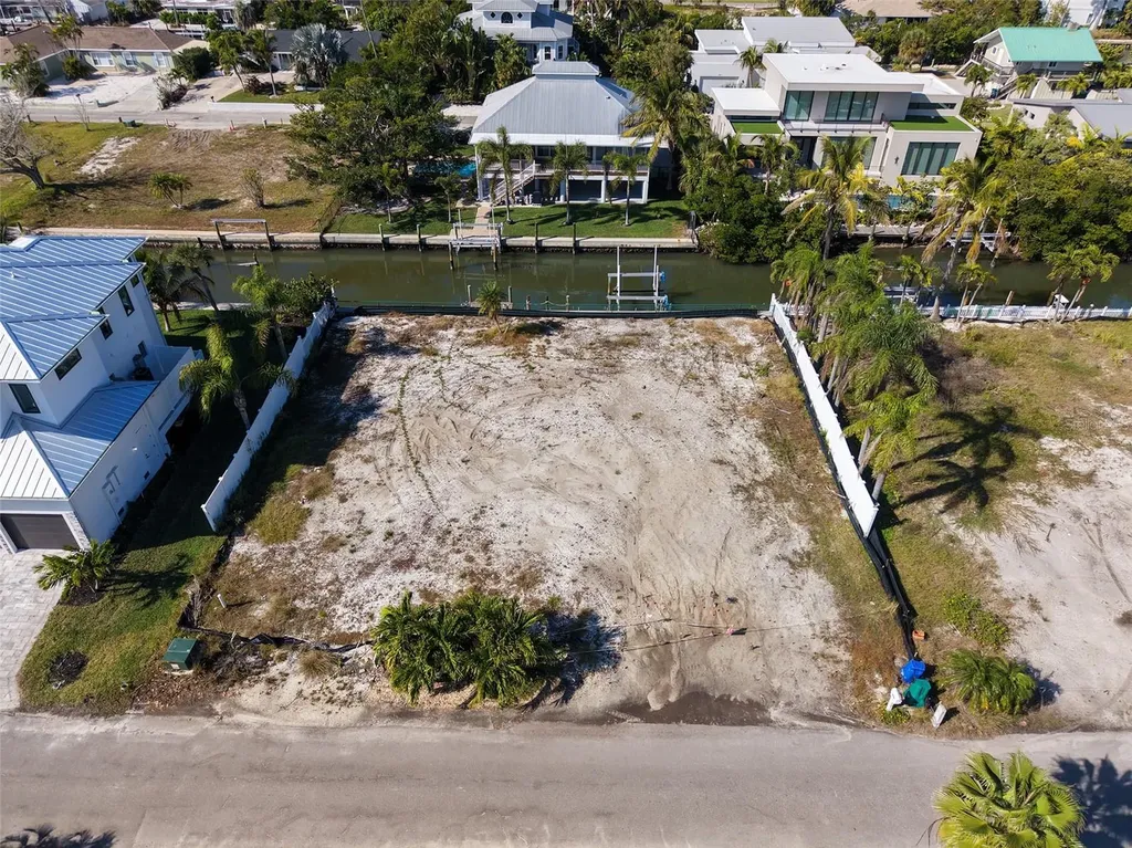 579 Bayview Drive Longboat Key FL 34228
