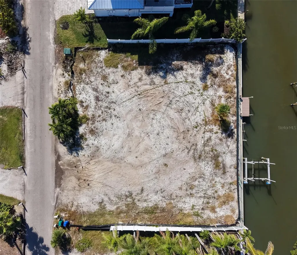 579 Bayview Drive Longboat Key FL 34228