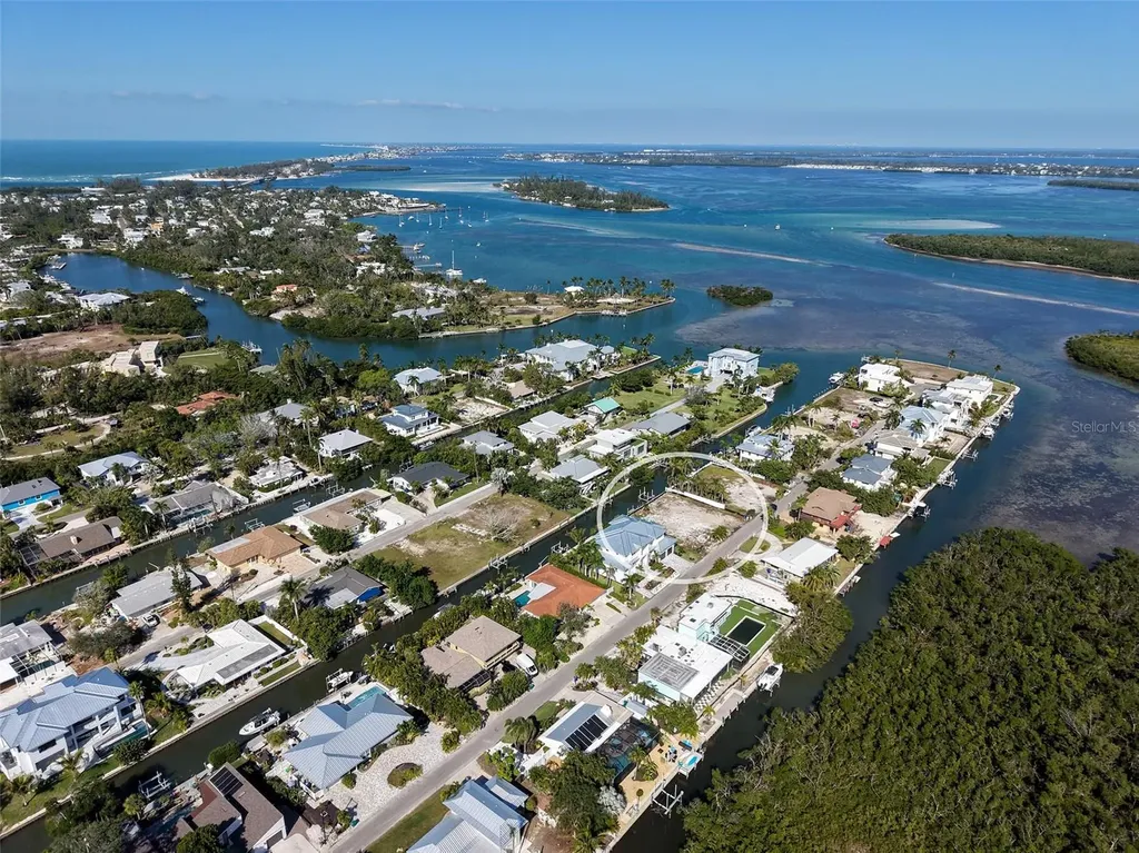 579 Bayview Drive Longboat Key FL 34228