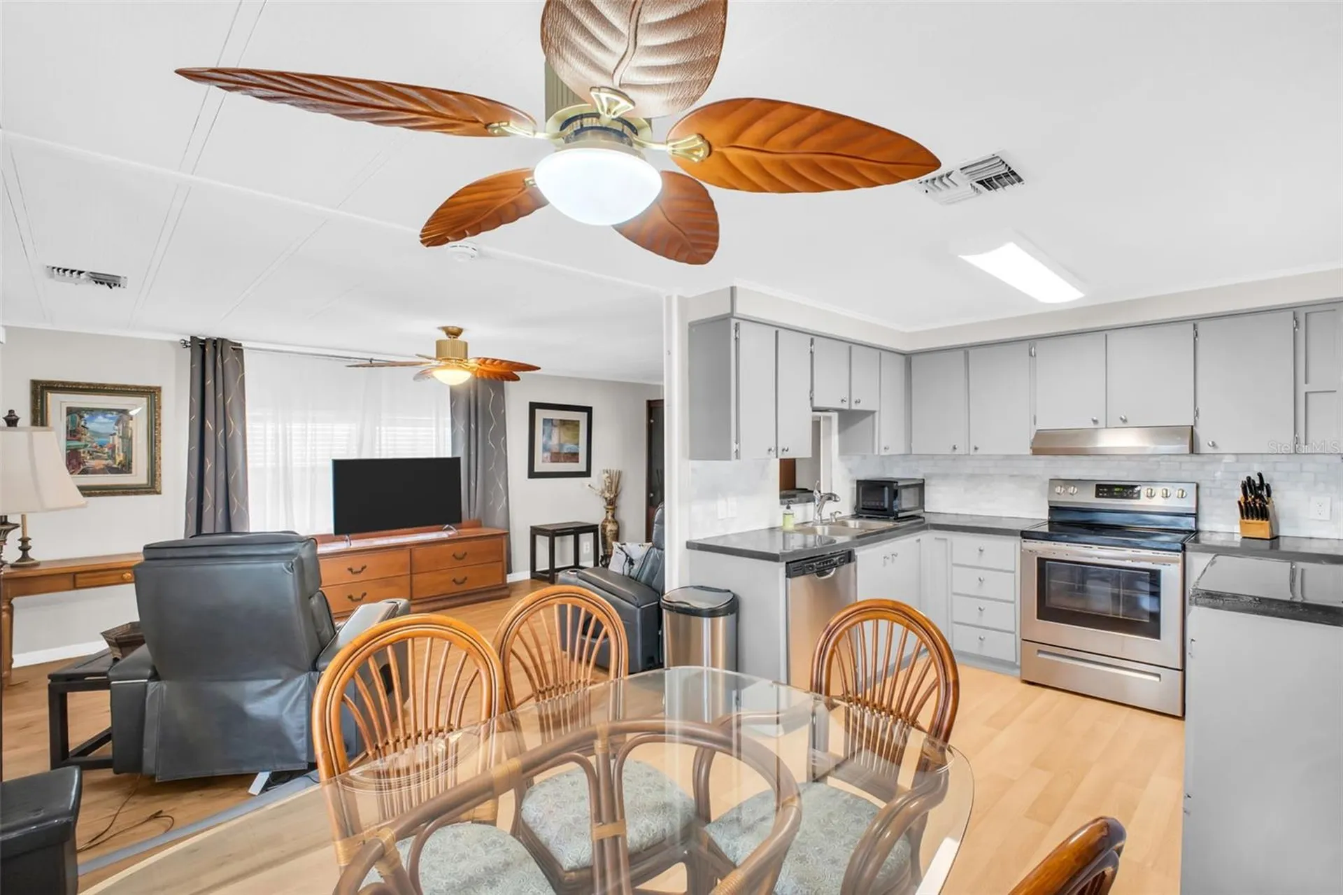 2033 Maui Drive Holiday FL 34691