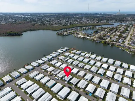 2033 Maui Drive Holiday FL 34691