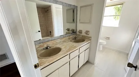 10548 86th Avenue N Seminole FL 33772