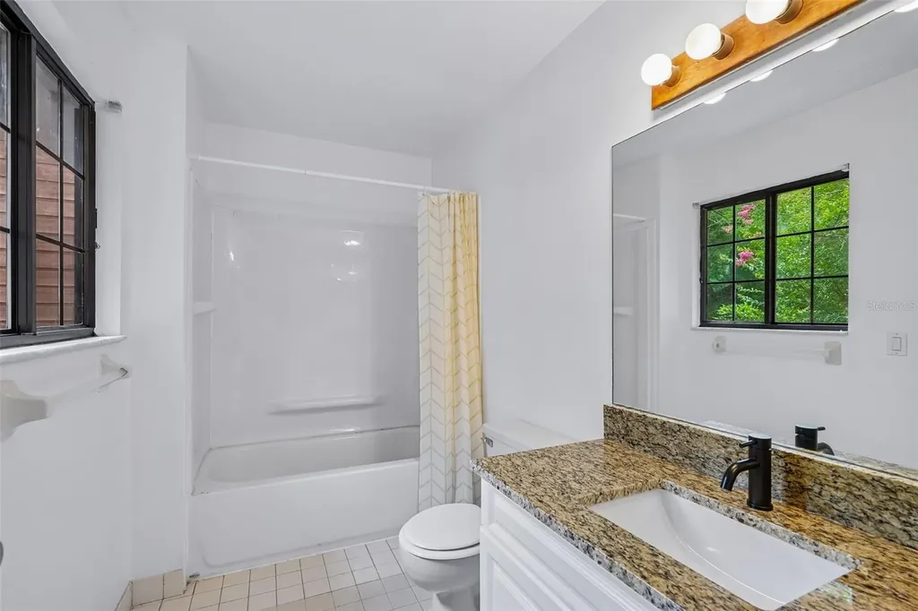 5606 SW 8th Place Gainesville FL 32607