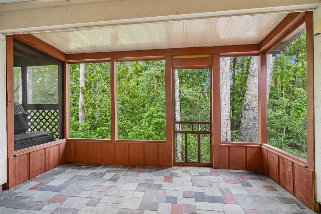 5606 SW 8th Place Gainesville FL 32607